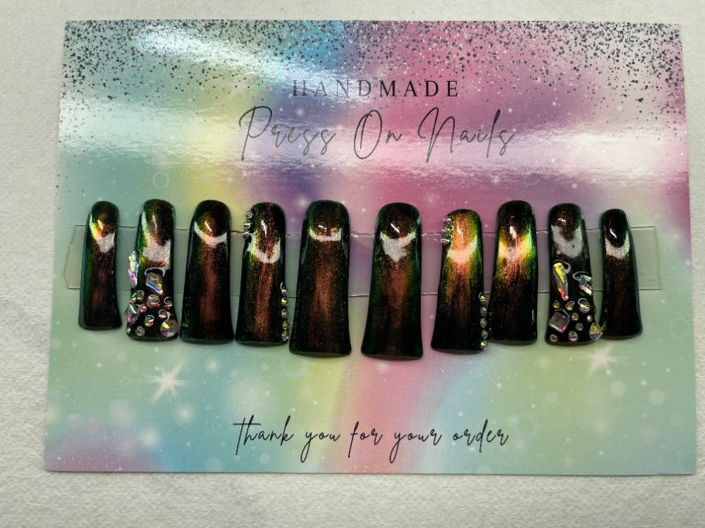 PRESS ON NAILS WITH BLING