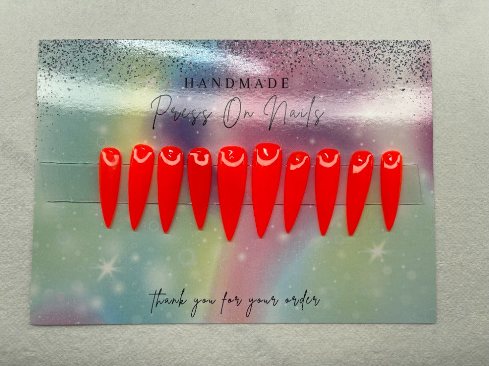 SIMPLE PRESS ON NAILS