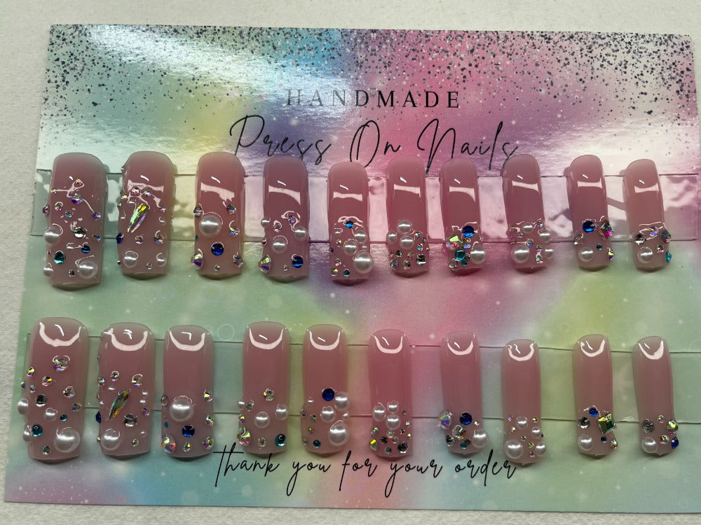 PRESS ON NAILS WITH BLING