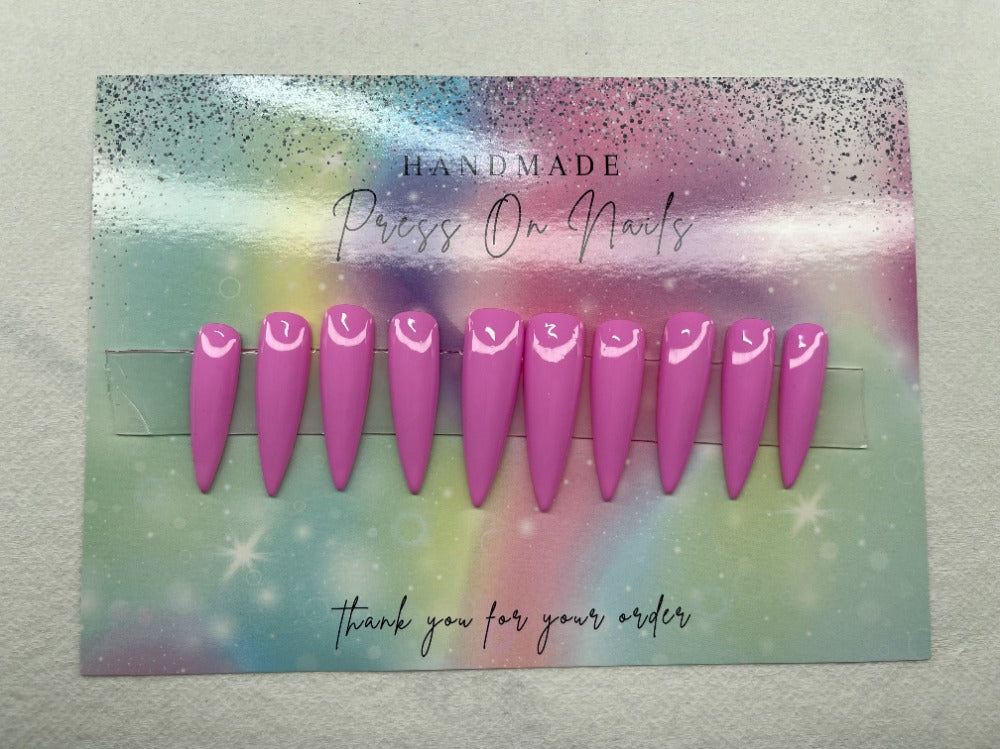 SIMPLE PRESS ON NAILS